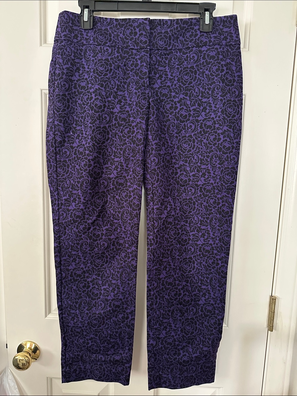 Ann Taylor Loft Purple Floral Print Women’s Straight Leg Pants size 6